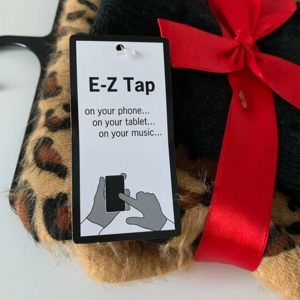 NWT•Luxurious Leopard Scarf and Glove Set by Cejon